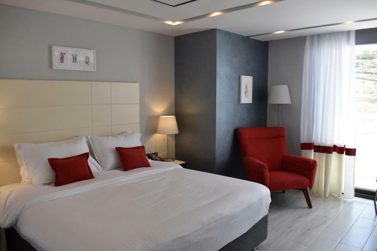 เพตรา บูทิก โฮเต็ล Hotel วาดี มูซา ภายนอก รูปภาพ